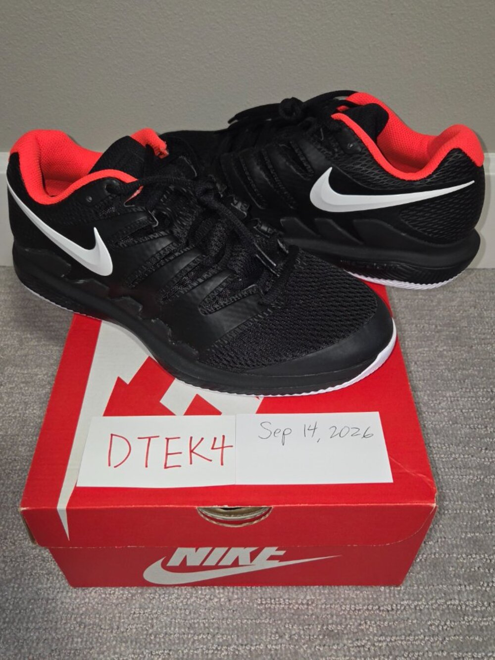 2019 Nike Air Zoom Vapor X HC Men Size 9 Federer Deadstock Black Crimson